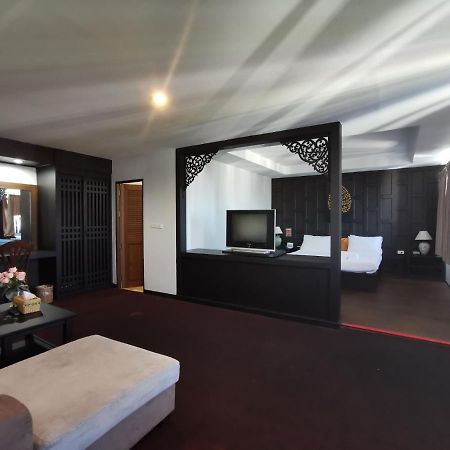 צ'ומפון Nana Buri Hotel מראה חיצוני תמונה