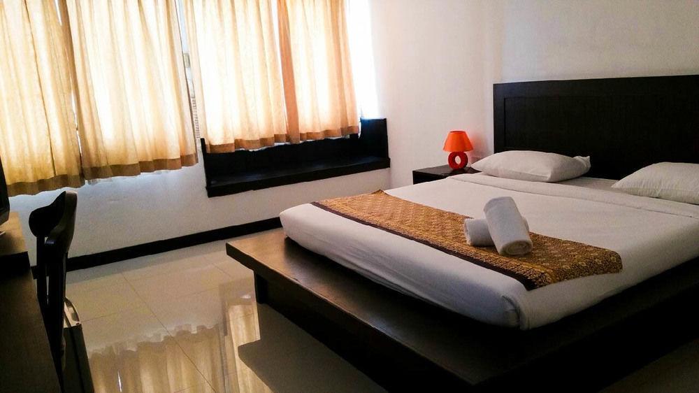 צ'ומפון Nana Buri Hotel מראה חיצוני תמונה