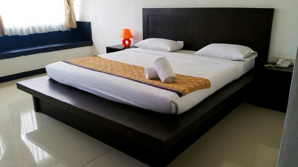 צ'ומפון Nana Buri Hotel מראה חיצוני תמונה