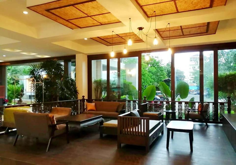 צ'ומפון Nana Buri Hotel מראה חיצוני תמונה