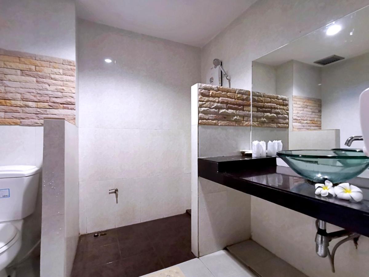 צ'ומפון Nana Buri Hotel מראה חיצוני תמונה